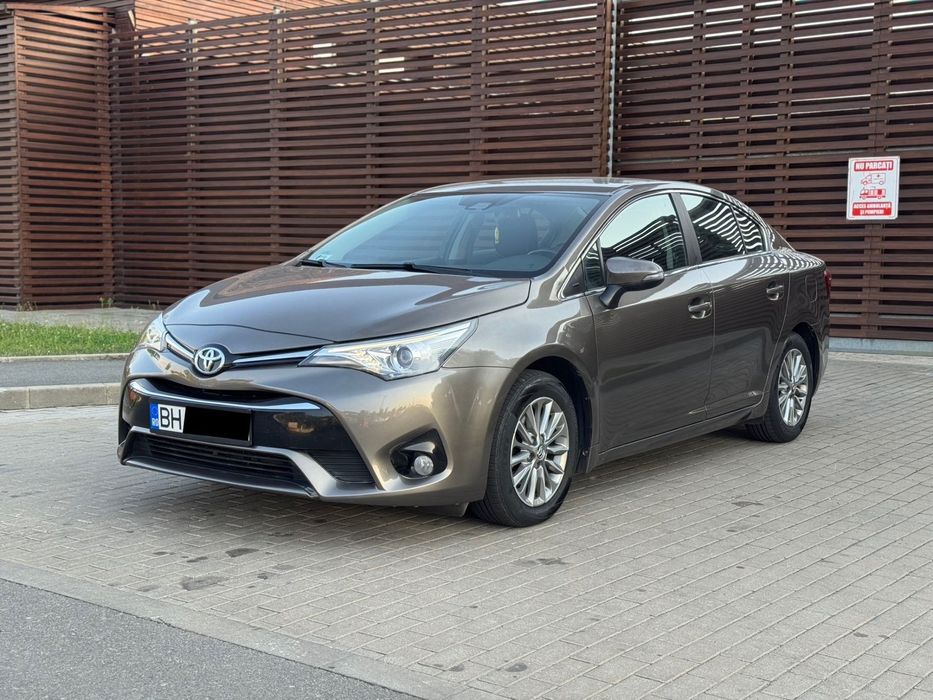 Toyota Avensis Toyota Avensis 1.8Benzina 147CP Executive EURO6 Led Navigatie Camera