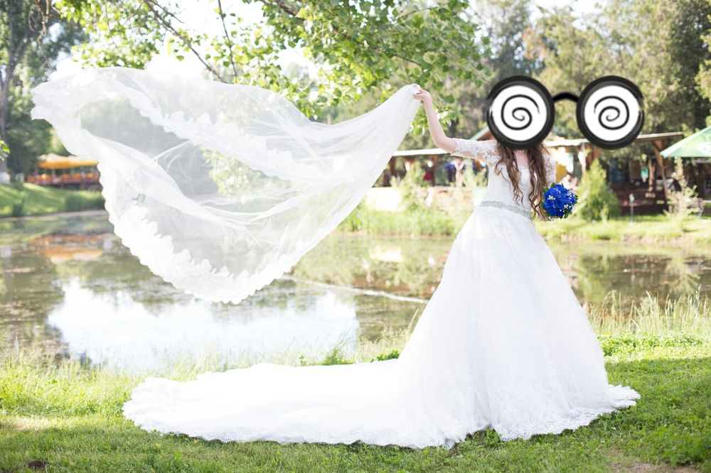 Rochie de mireasa deosebit de frumoasă făcută pe comandă în Spania.