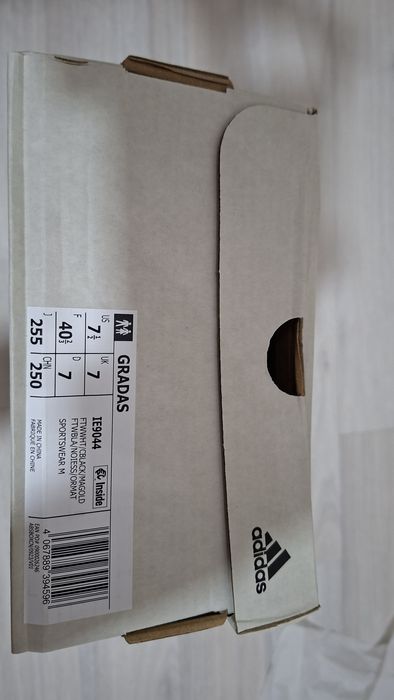 Продаются кроссовки "Adidas" (оригинал)