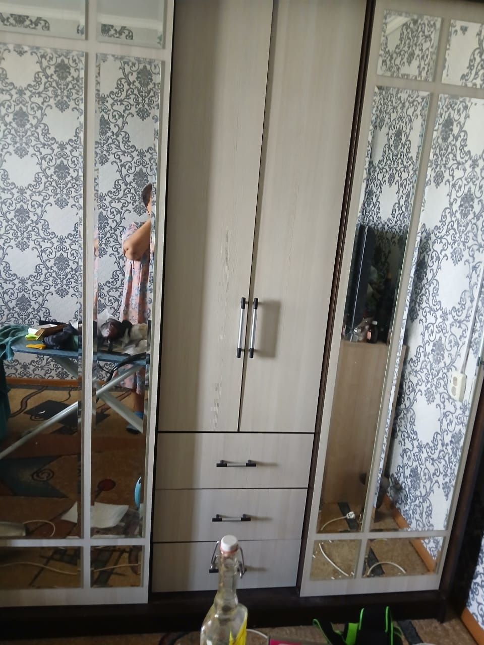 Срочно продам шкаф купе в отличном состоянии
