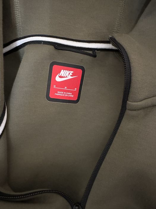 Nike tech fleece размер M