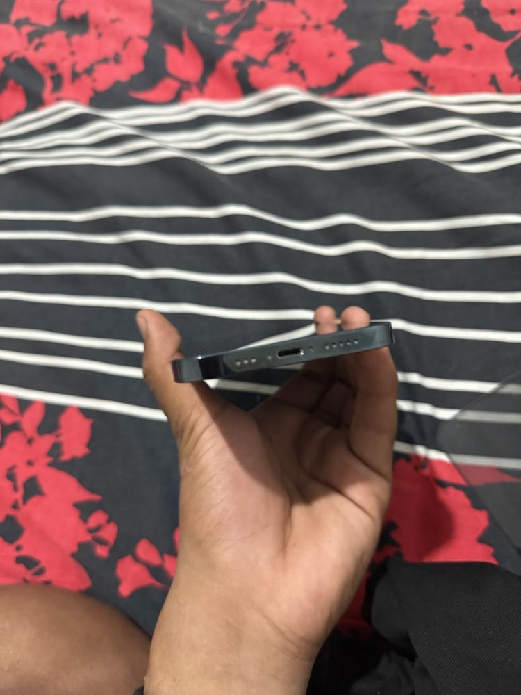 Iphone 12 pro 83%