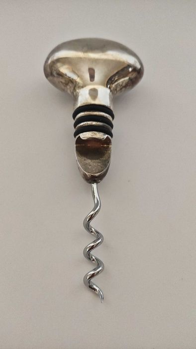 Луксозен масивен посребрен комплект аксесоари за вино в кутия