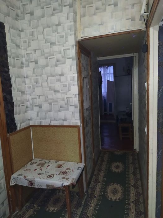 Срочна прадаеотся 8 микрорайон 2 ком квартира 1 этаж 33000 уе