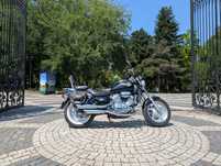 Motocicleta Honda Magna