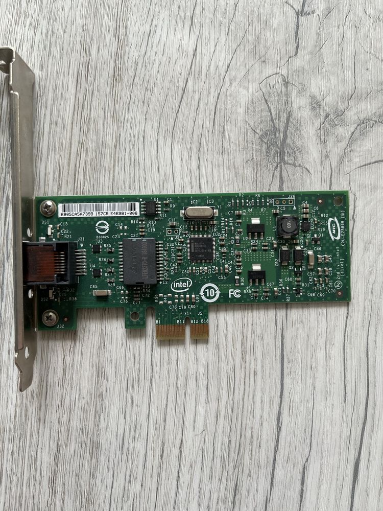 Сетевая карта Intel Gigabit PCI-E
