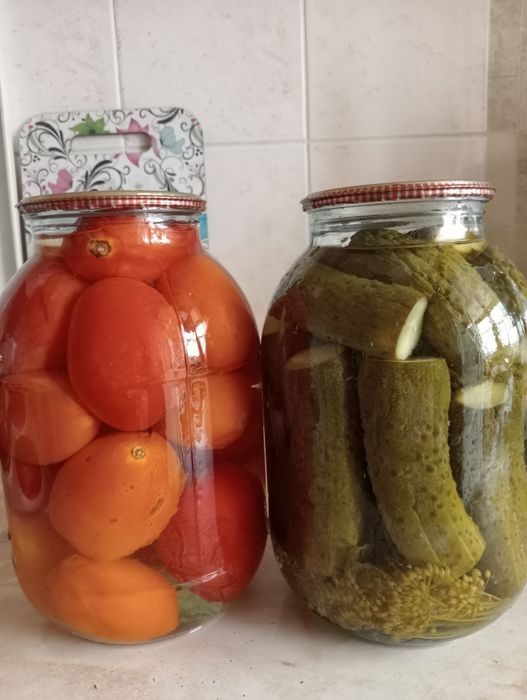 Срочно продам Саленья помидоры огурцы Пальчеки оближешь как вкусно!