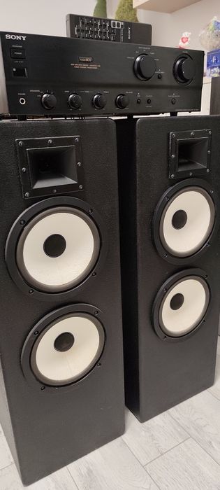 Boxe 2 x 100 W rms 8 Ohmi / amplificator Sony TA F 461R cu telecomandă