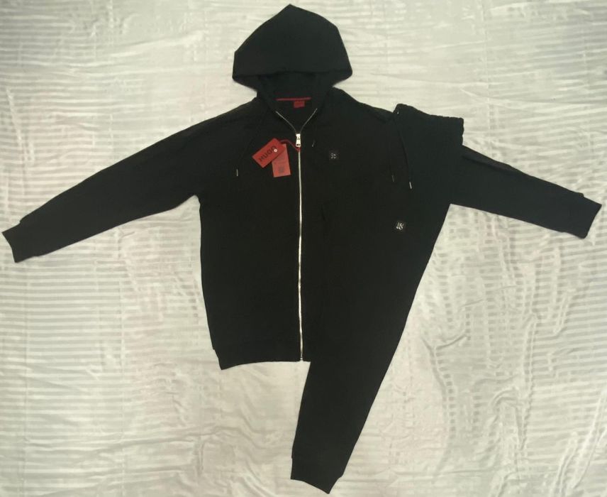 Vând compleu nou de bărbați Hugo