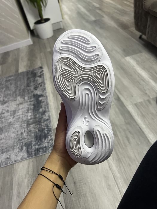 Adidasi adidas ………..