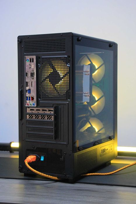 Katta o'yinlarni yuqori grafikada o'ynash uchun aval monitorli pc