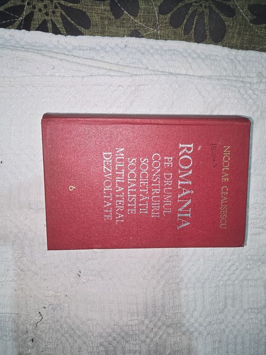Carte cu Nicolae Ceaușescu,  stare buna,  25 lei