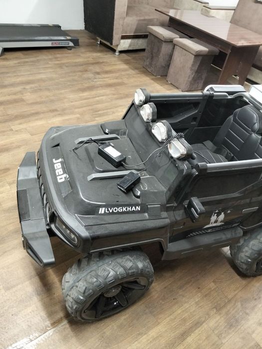 Продаётся детский электромобиль