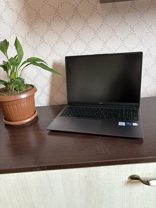 Huawei MateBook D16 i5-12500H / 16GB / 512GB SSD