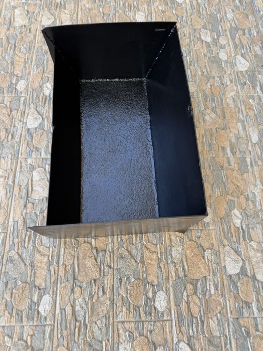 Vând troaca din fier pentru porc (Am 2 buc)