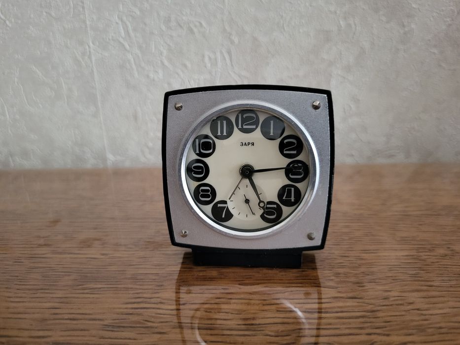 Мини Часы -будильник Заря
