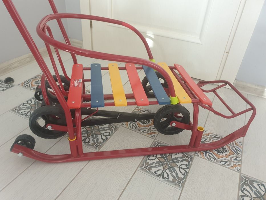 Санки СРОЧНО новые