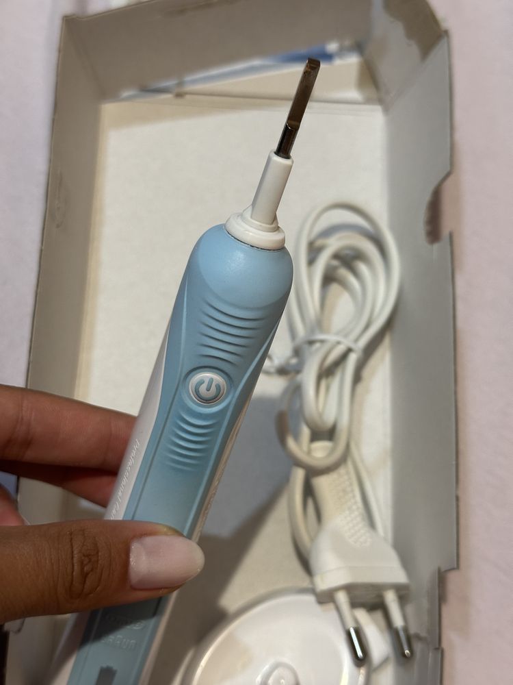 Електрическа четка за зъби Oral B