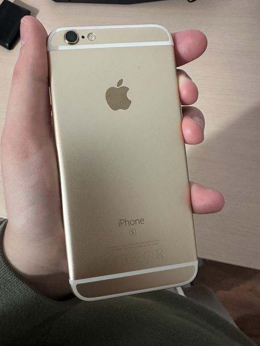 Telefon Apple iPhone 6s 16GB Gold Neverlocked Accesorii Incluse