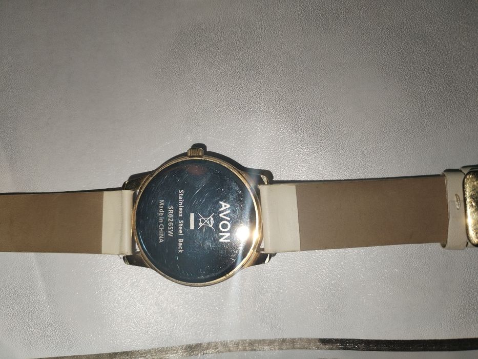 Ceas de mana Avon Goldtone