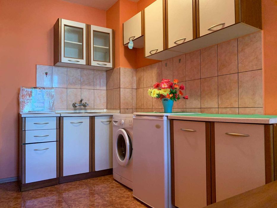 Дава се под наем Едностаен апартамент в Бургас, Възраждане - 53 кв.м за 153 € - Снимка #1