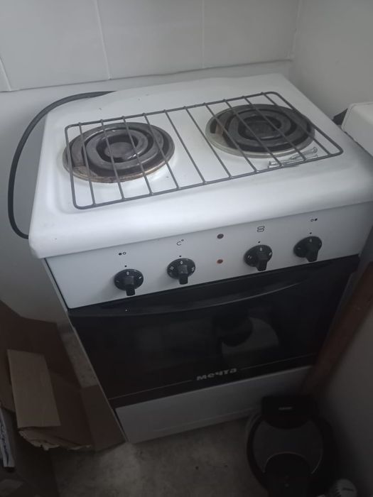 Продам газ плиту в отличном состоянии