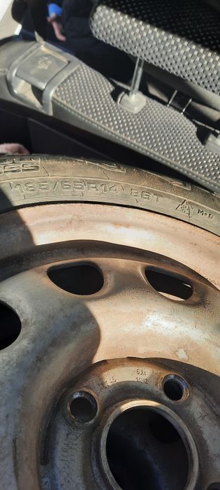 Зимние шины почти новые