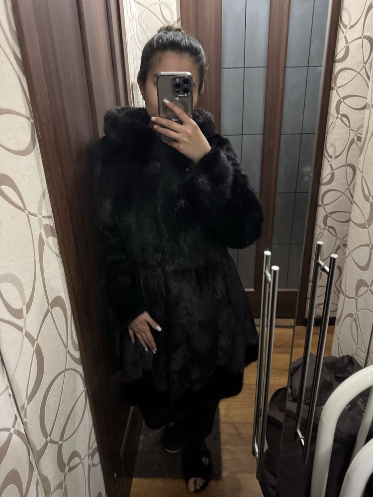 продается Норковая шуба в размере 42-44 рр