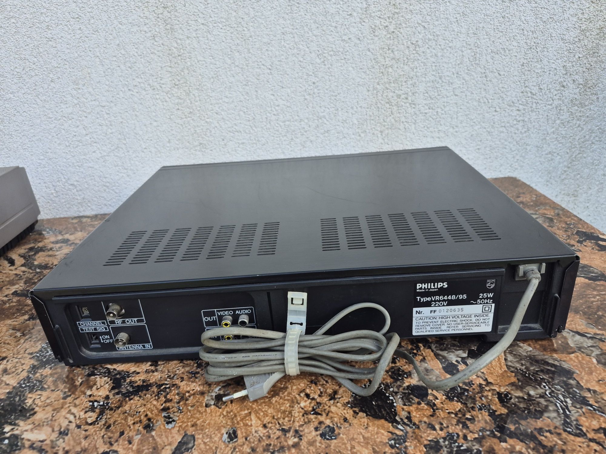 Vand video marca Philips model VR-6448/95,made in Germany 

- video ca