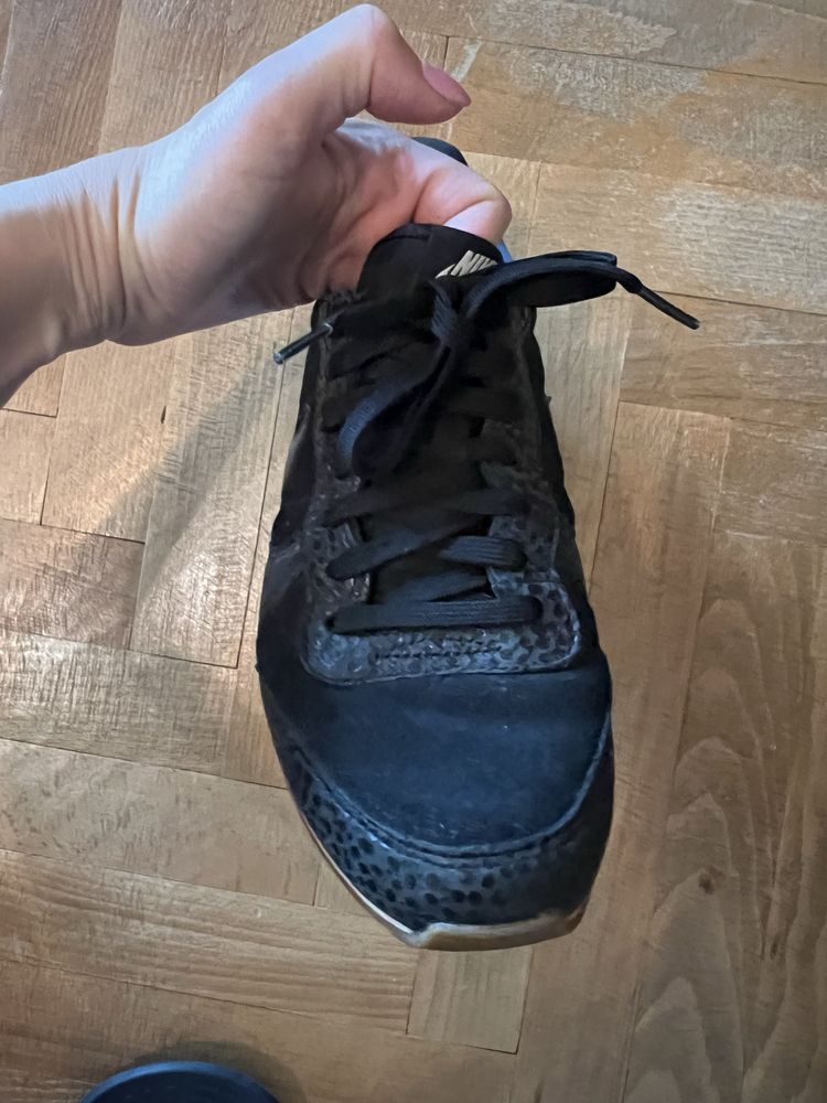 Черни маратонки Internationalist Premium Nike