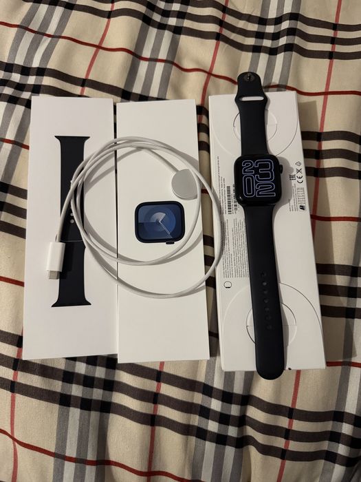 Продам оригинальный смарт часы apple whach