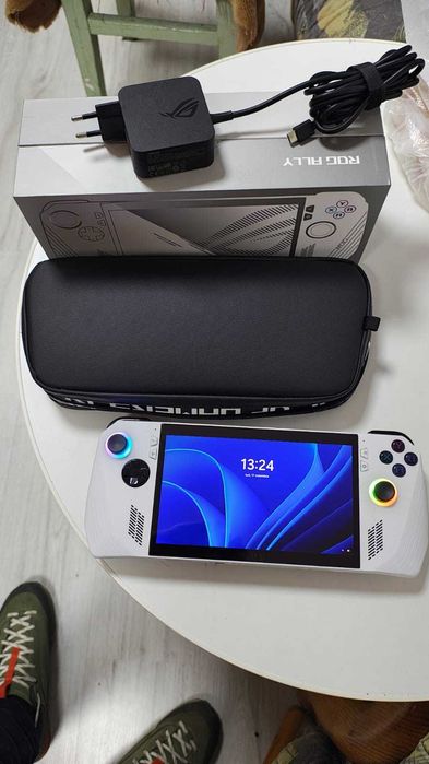 Consola ROG Ally Z1 Extreme 16GB 1TB SSD + Accesorii - In Garantie