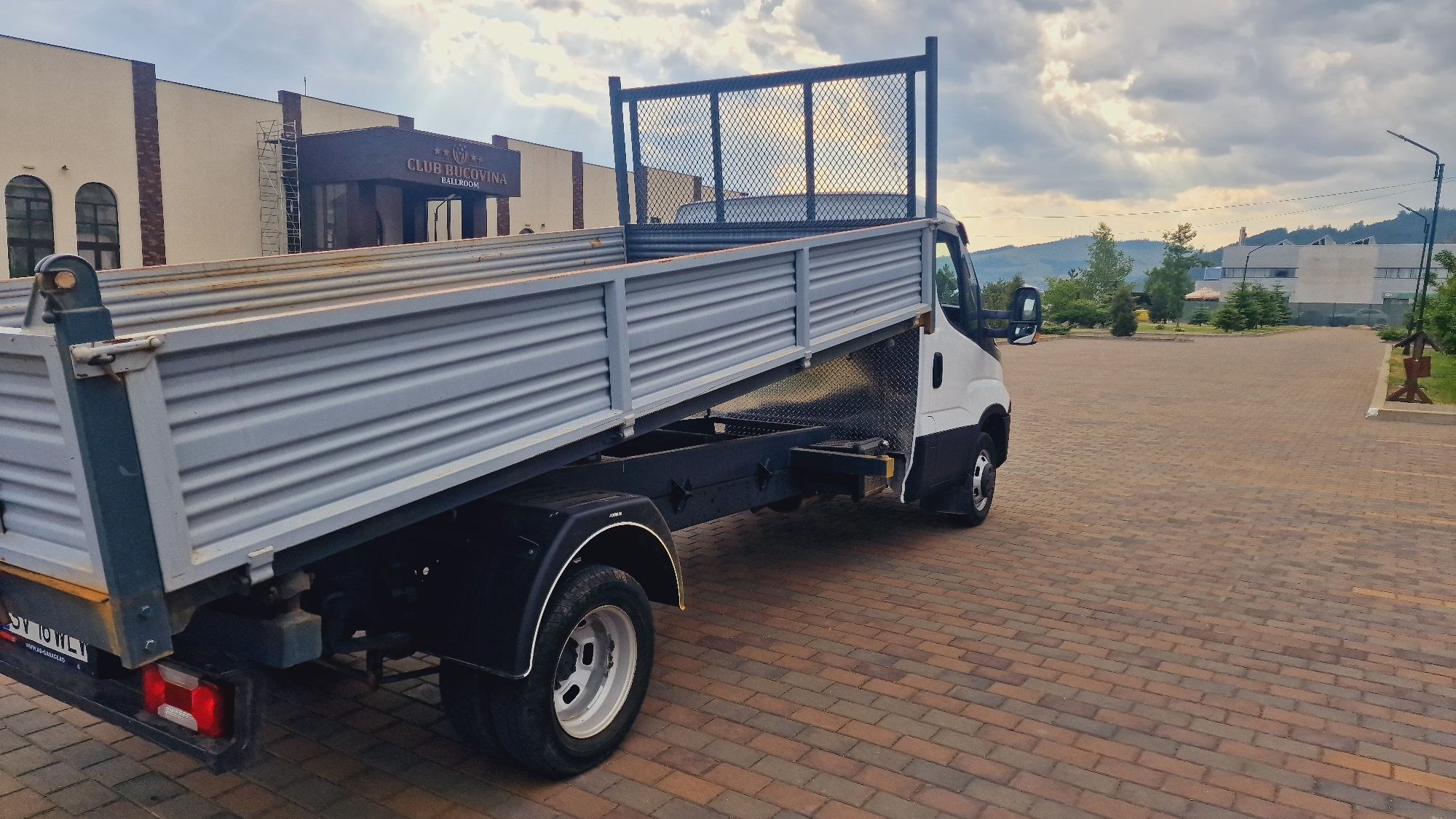 Vand iveco daily 50 150 basculabil cu bena omologata