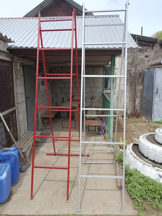 Продам стремянка, лестница 1 штука. Высота 2,5 метра