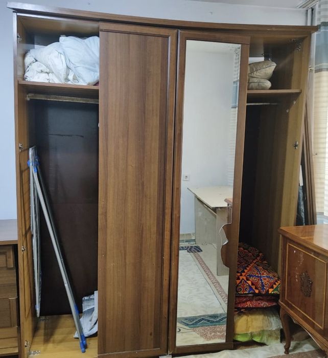 Отдам мебель бесплатно , самовывоз