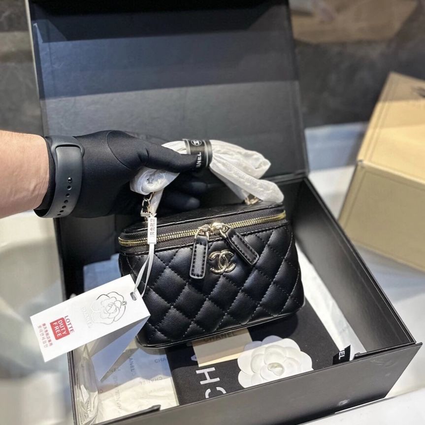 Уникална чанта chanel