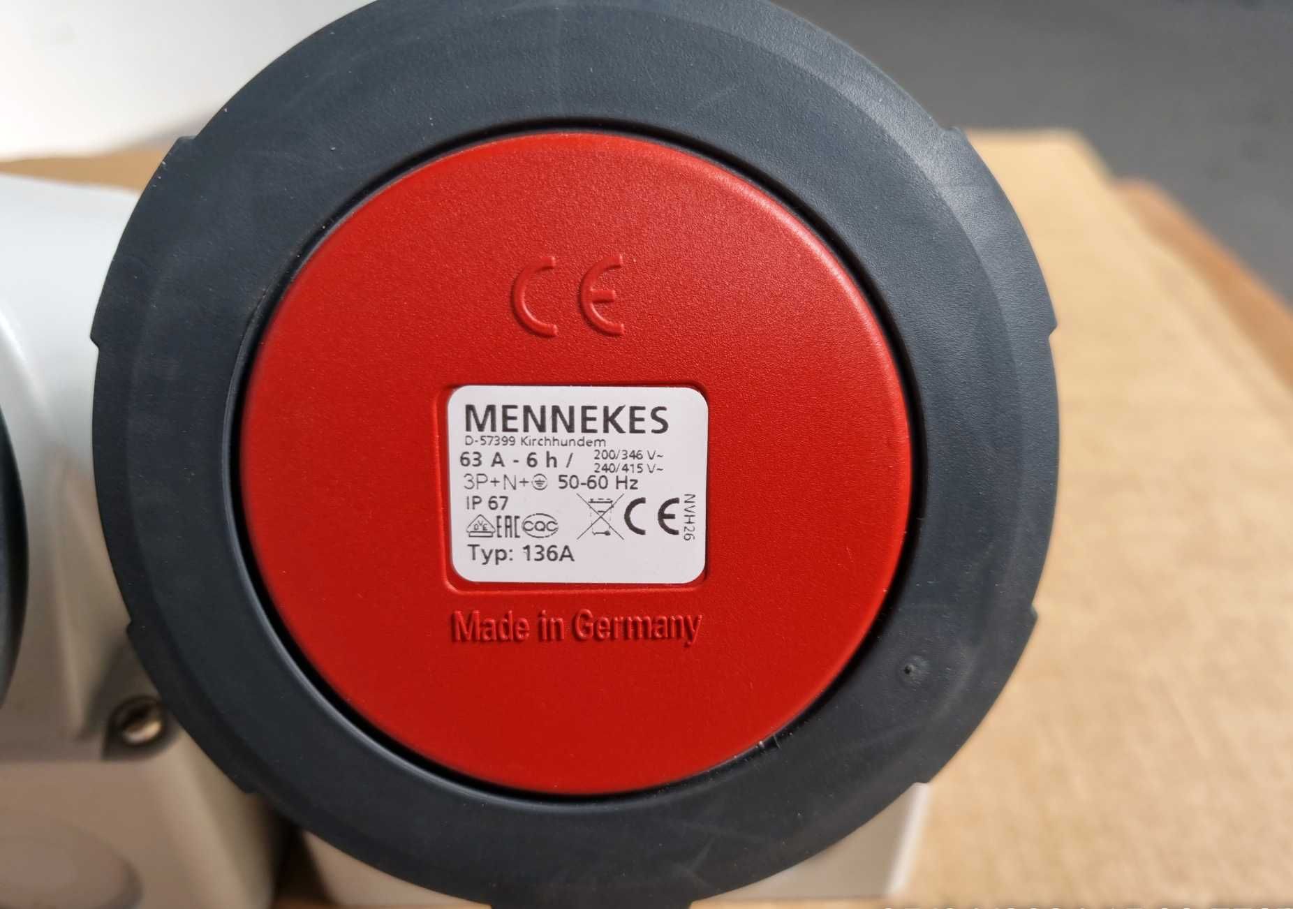 Стенен контакт Mennekes - 63 A