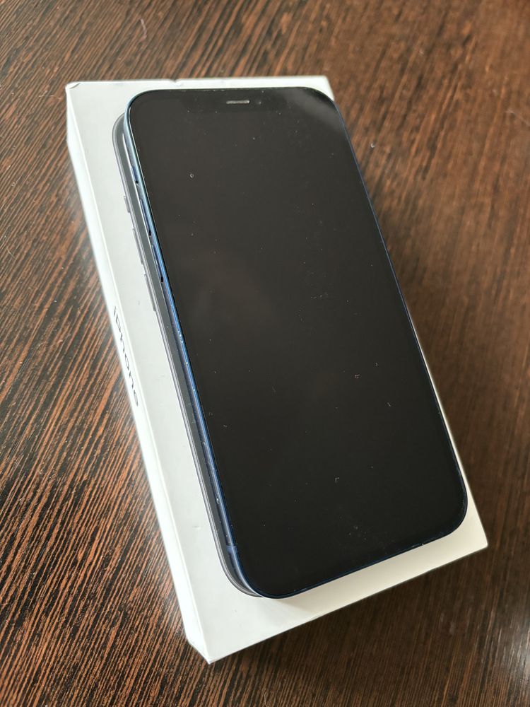 Продам iphone 12 на 128 гб