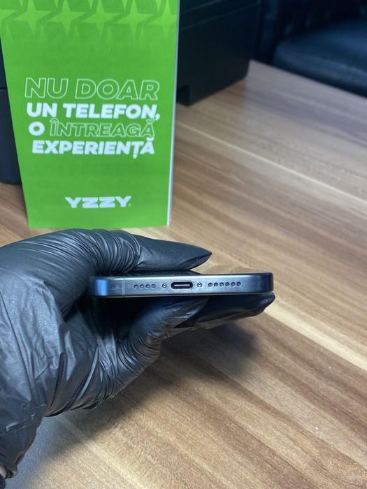 iPhone 15 Pro Max / 256 GB / Sănătate baterie 92% / Ca nou