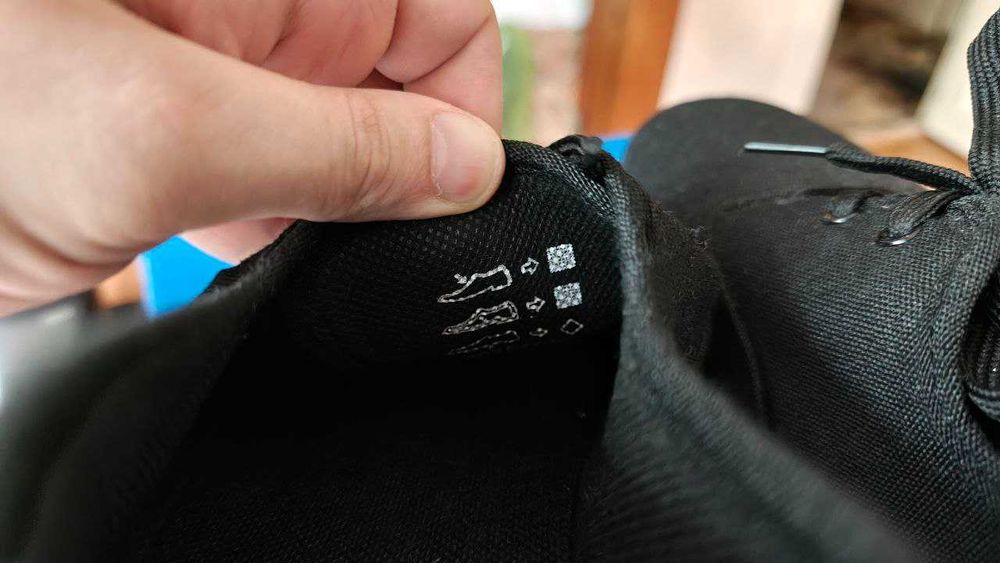 Tenisi ultra-usori de vara - Marime 44