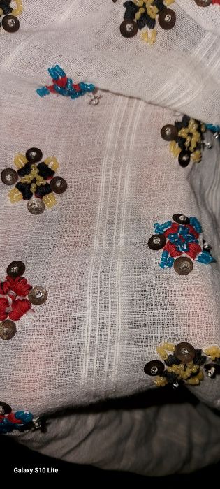 Ie tradițională veche, cusuta manual cu margele și paiete