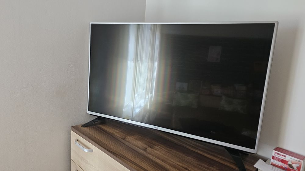 Телевизор LG (LED LCD)
