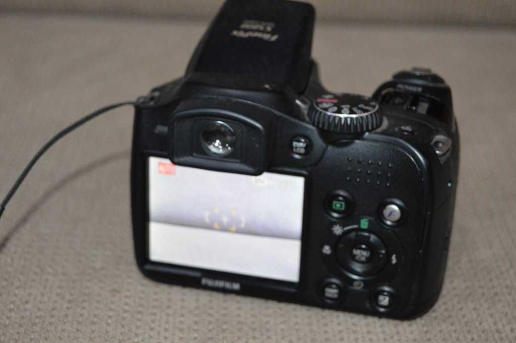 Aparat foto Fujifilm FinePix S5800 camera digitala 8 mpix