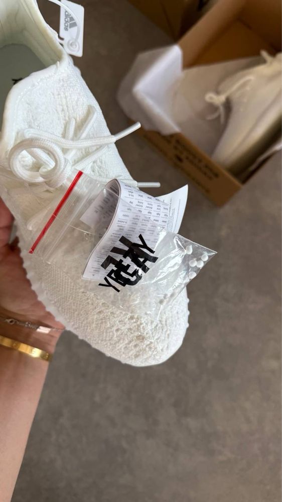 Adidasi Yeezy noi !!! Calitate superioara !!! Marimi 40/46 !!!