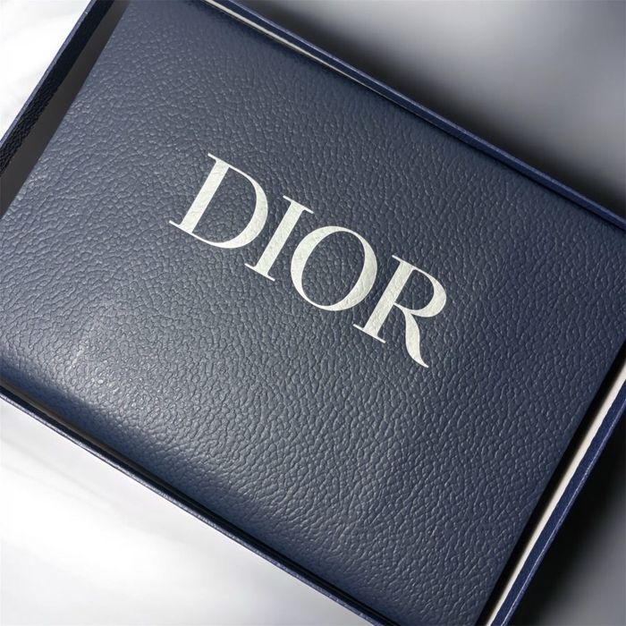 Christian Dior B30