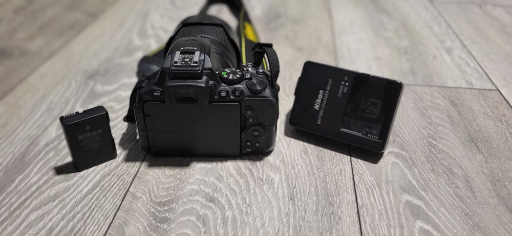 Vând Nikon D5600