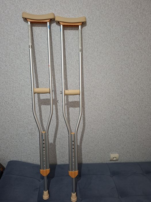 Костыль почти новый