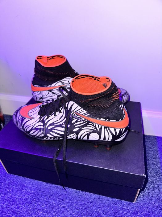 Crampoane Nike Neymar Jr Ousadia Alegria Hypervenom 43