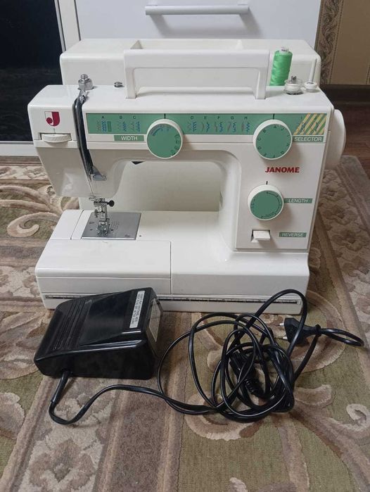 Швейная машинка Janome
