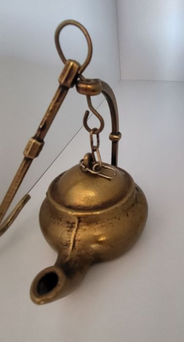 Стара маслена лампа от бронз